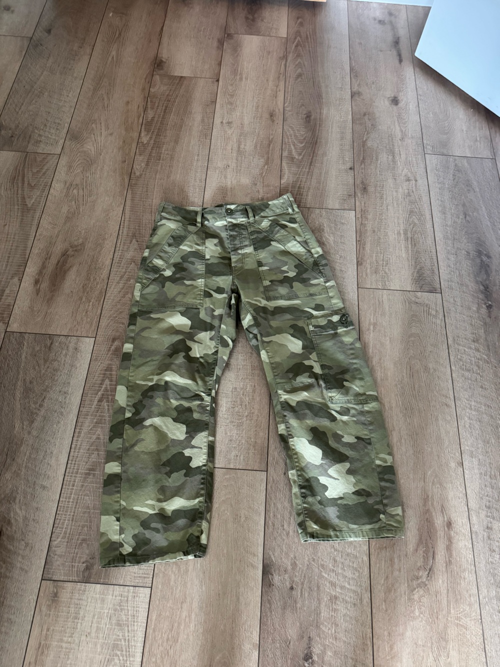 Pilcro Olive Green Camo Cropped Cargo Pants
